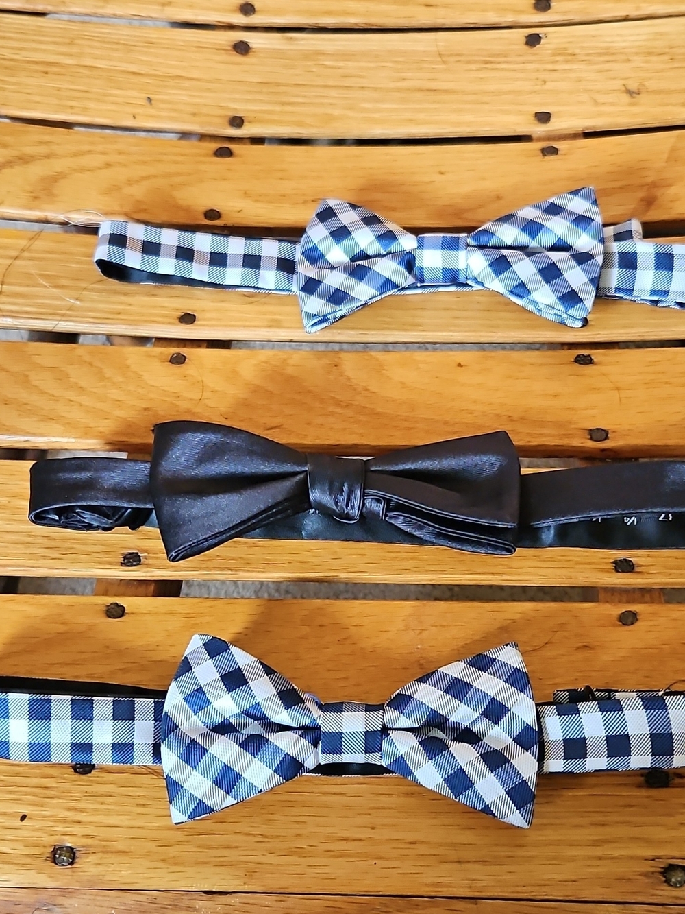 Perry Ellis Portfolio Navy Satin Bow Tie